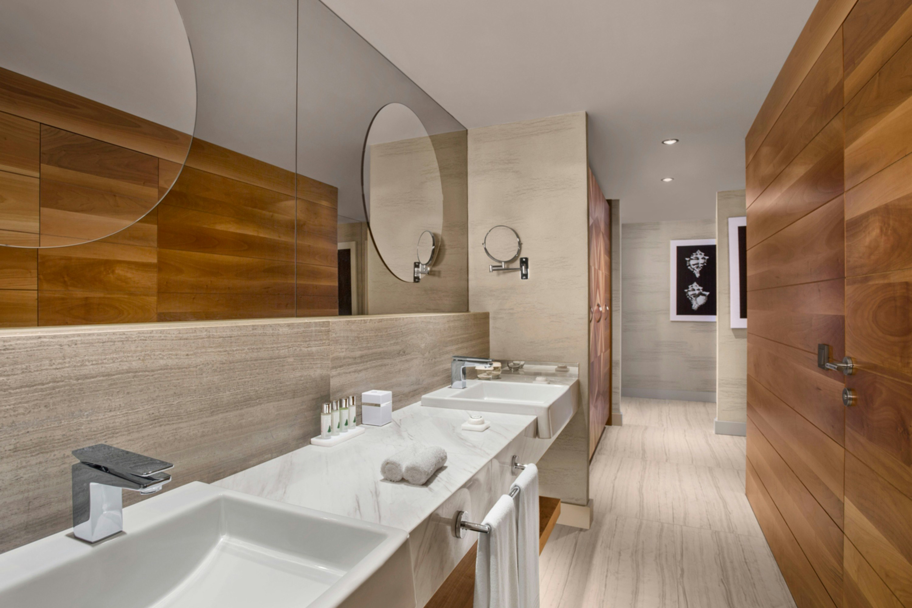 Acanthus and Cennet Barut Collection 20/20