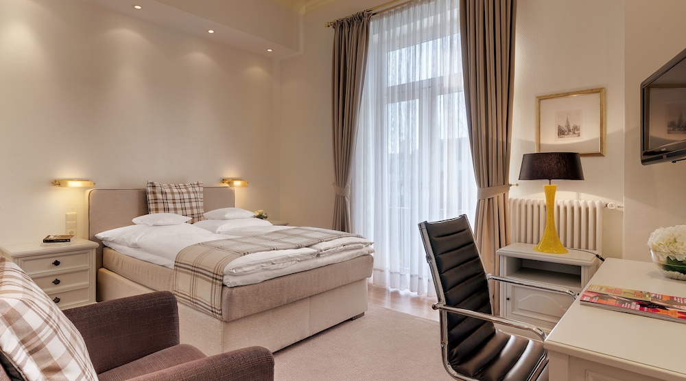 Ringhotel Rheinhotel Dreesen 23/41