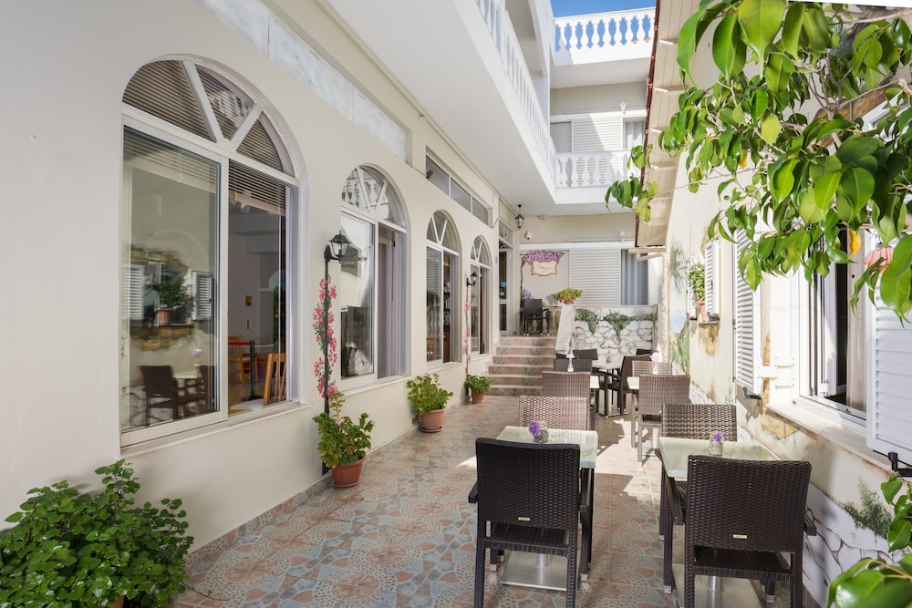 Bella Vista hotel & studios Corfu 49/72
