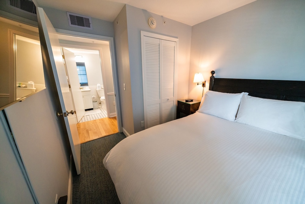 Sandpiper Beach Club 6/50
