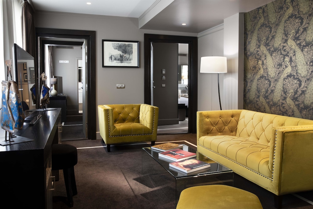 THE ONE Alma Paris 53/70