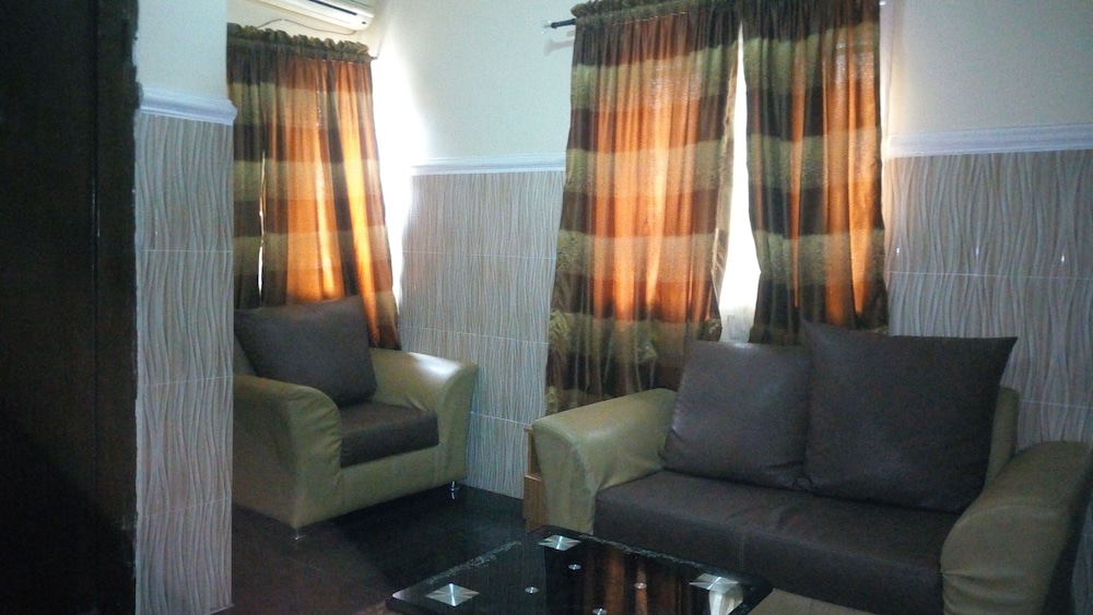 Jam-Bed Hotel And Suites Abeokuta 12/17