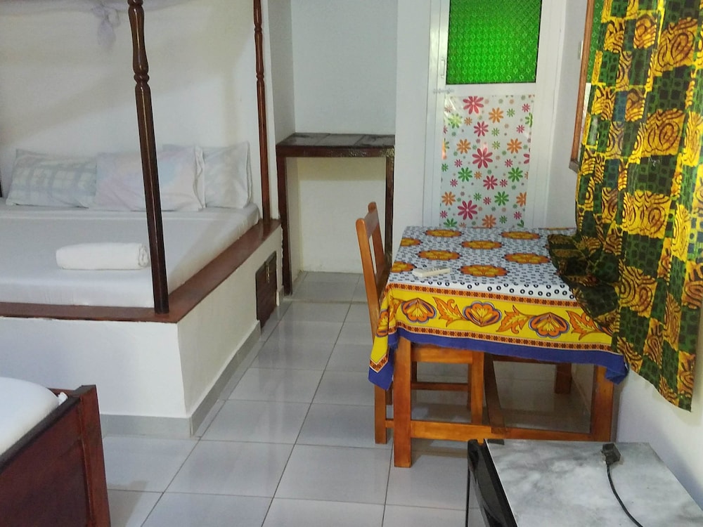 Baraka Aquarium Bungalows 6/42