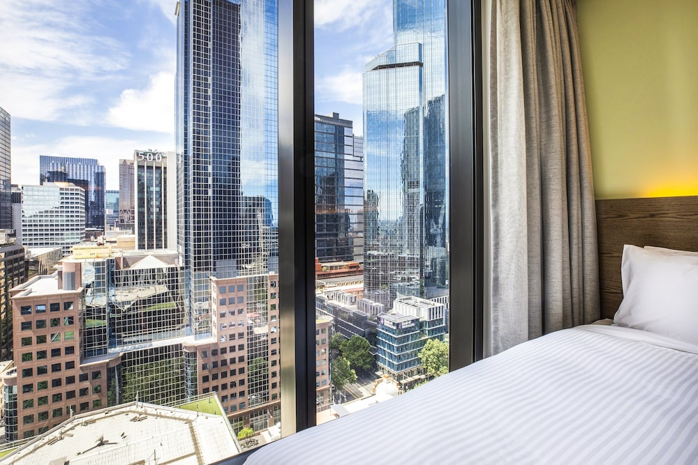 Holiday Inn Express Melbourne Little Collins 25/74