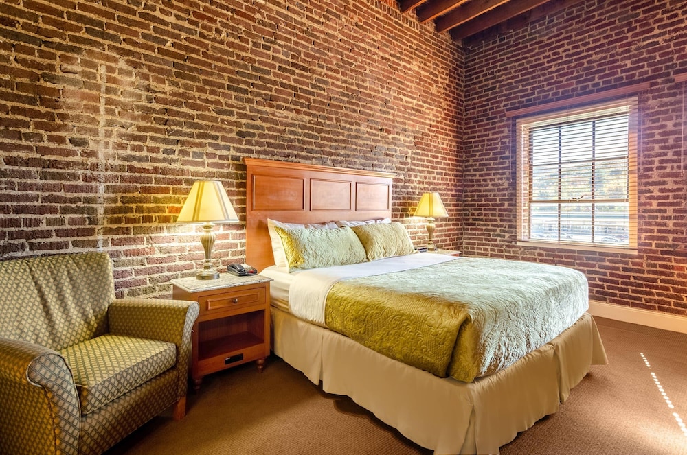 Jackson Park Inn, an Ascend Collection Hotel 11/50