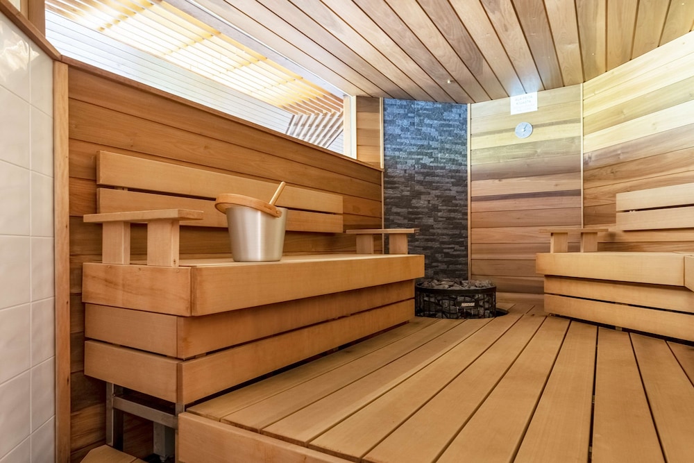 swimming pool spa