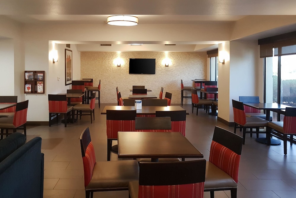 Comfort Inn I-10 West at 51st Ave 24/39