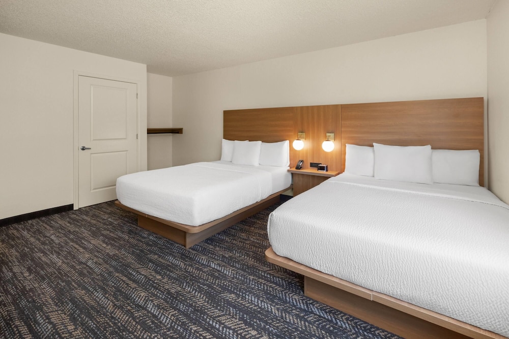 Ramada by Wyndham Merced 25/57