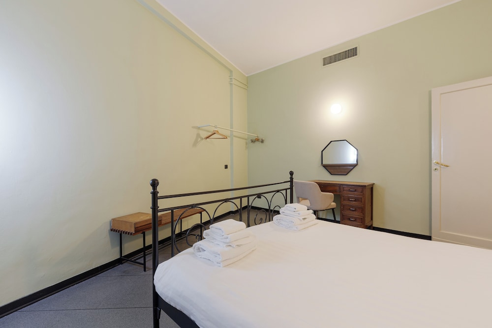 Brera Apartments In Garibaldi 11/50