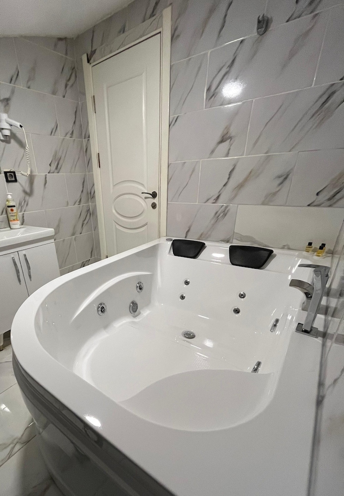 La Vie Suit Otel 27/28