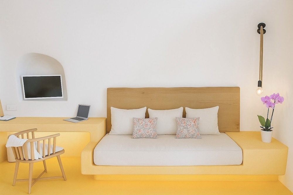 Chic Hotel Santorini 30/50
