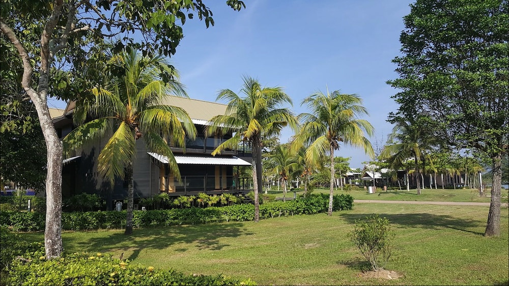 Duyong Marina and Resort 20/25