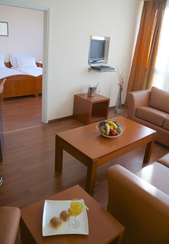 Hotel Srbija 37/50