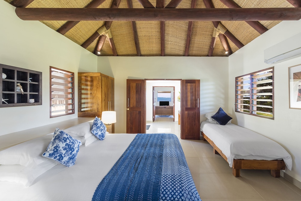 ERATAP BEACH RESORT 11/50