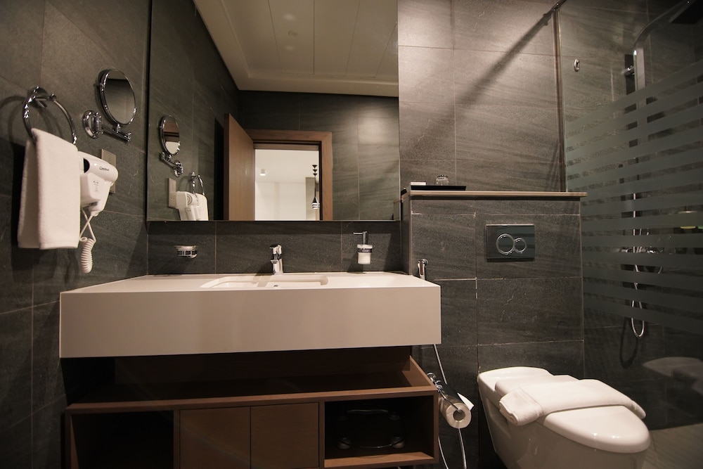 Abar Hotel Apartment Dubai investment Park 45/48