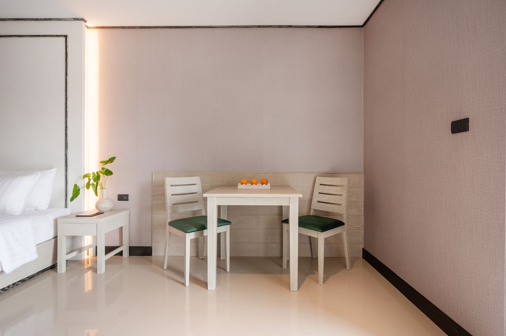 Manhattan Pattaya Hotel 30/50