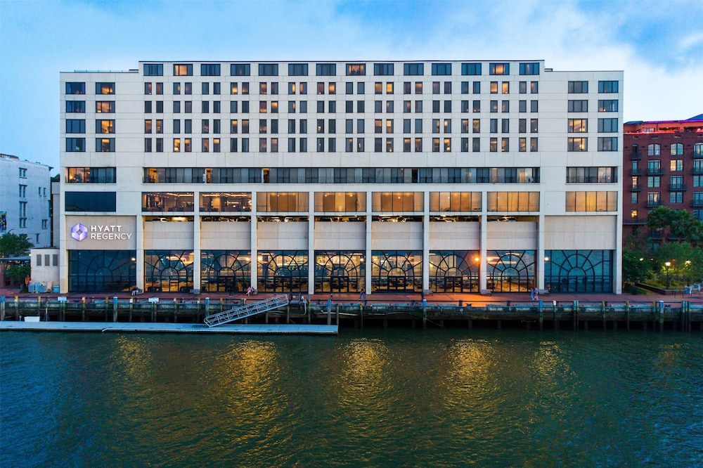 Hyatt Regency Savannah 69/71