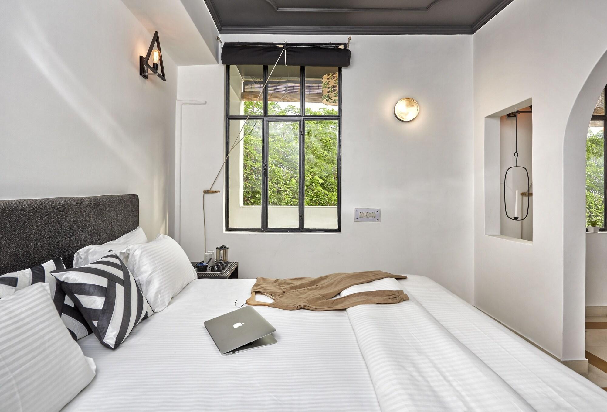 Letsbunk Poshtel 7/28