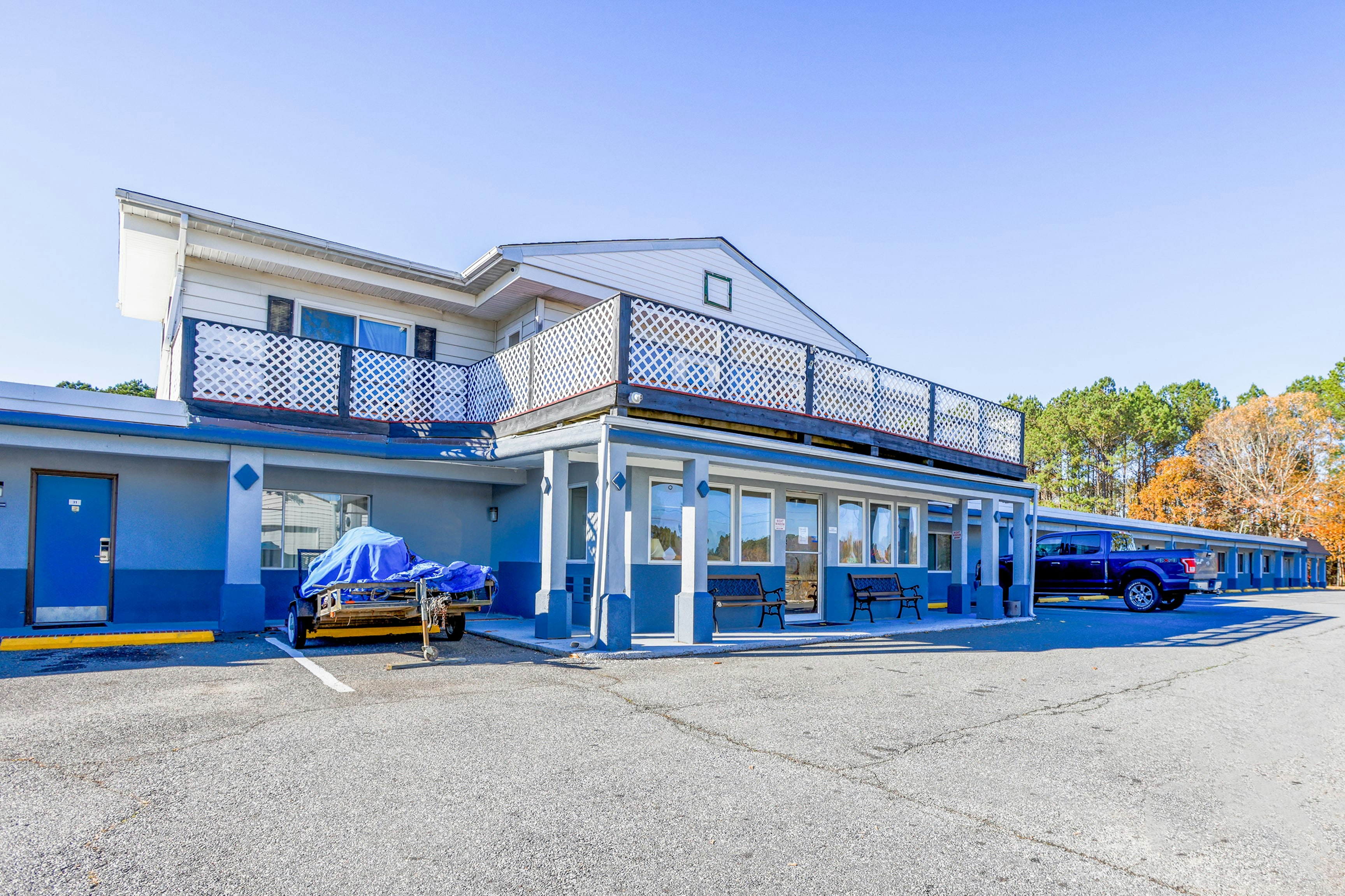 Whispering Pines by Hotel O Whitestone VA 38/50