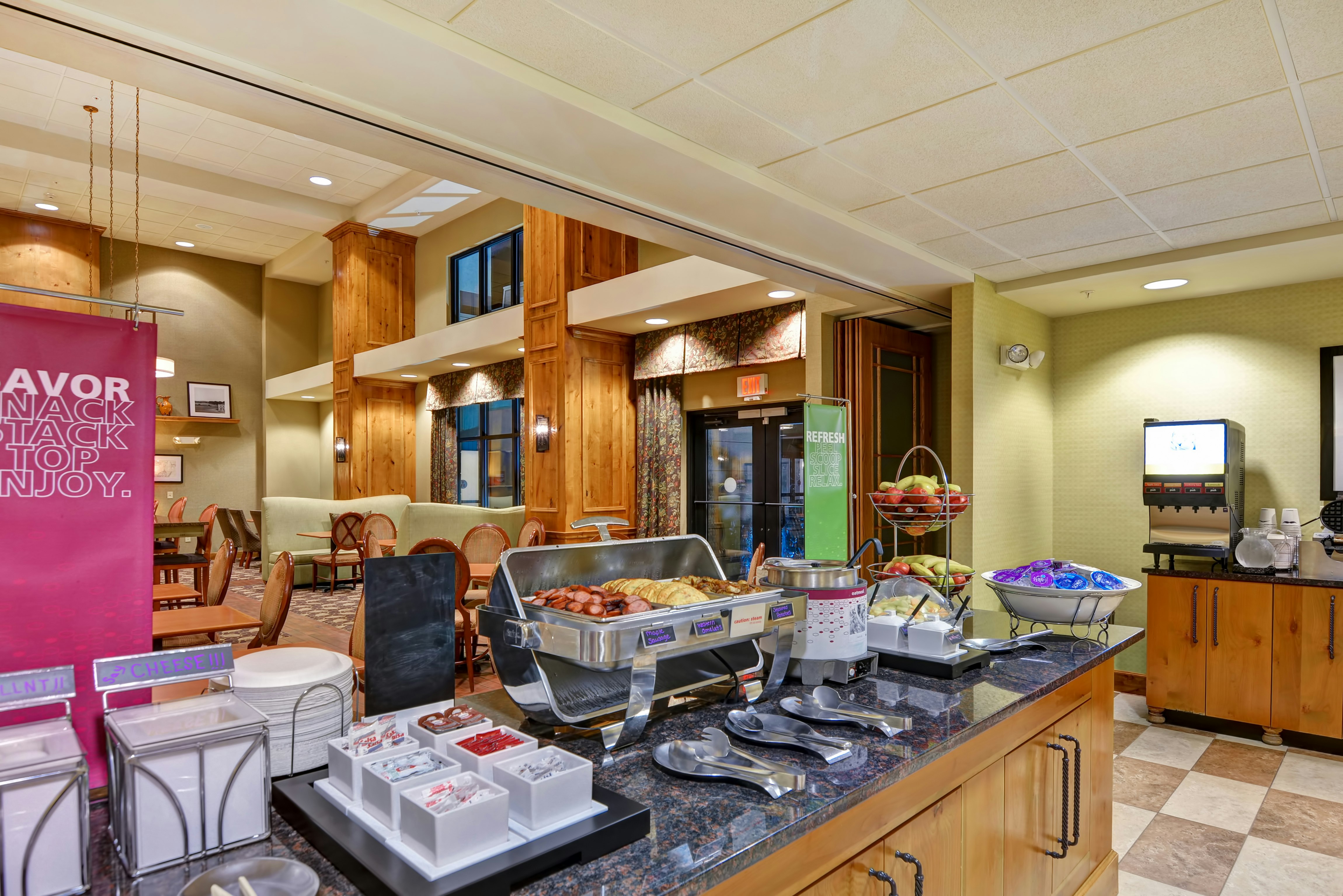 Hampton Inn and Suites New Hartford 44/64