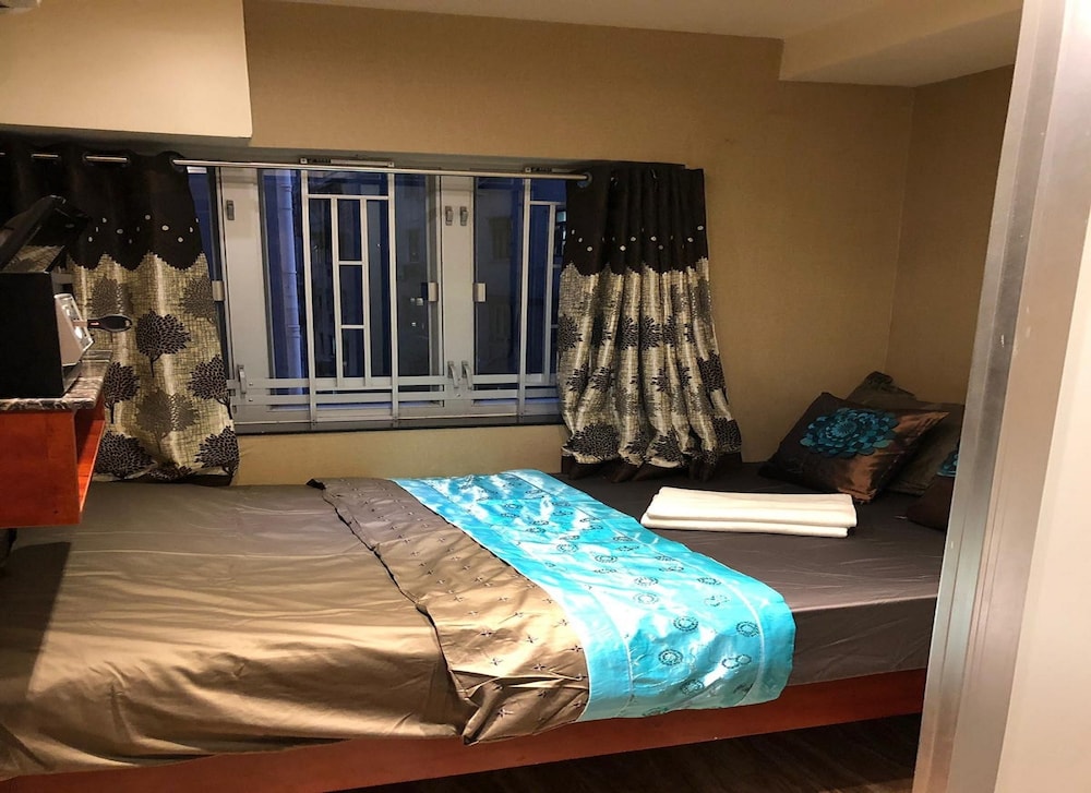 Rich Hotel 11/50