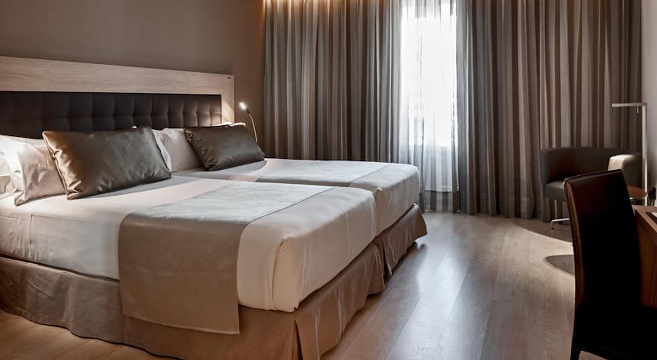 ROOM, DOUBLE BED, WITH VIEW