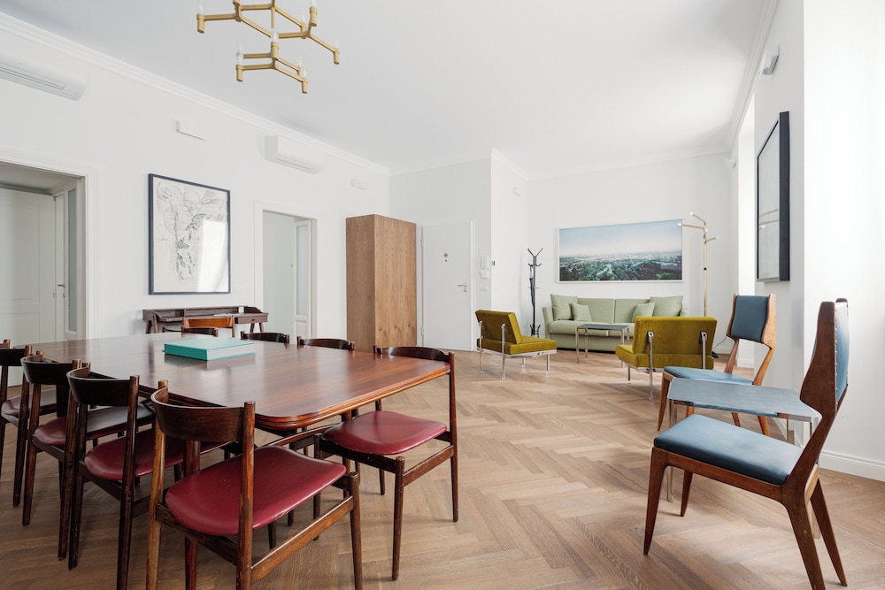 Brera Apartments In San Babila 37/50