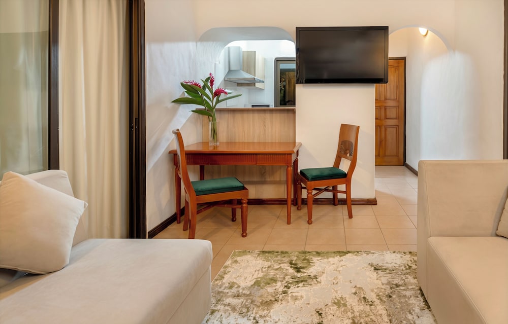 Edens Holiday Villas 28/46