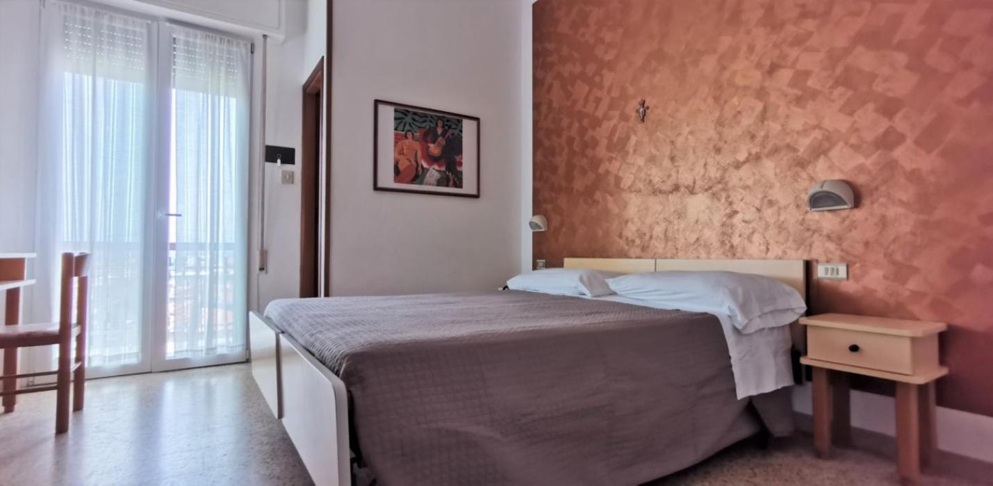 Hotel Cosmos 13/34