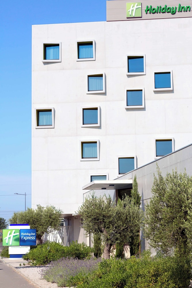 HOLIDAY INN EXPRESS MONTPELLIER-ODYSSEUM 4/71