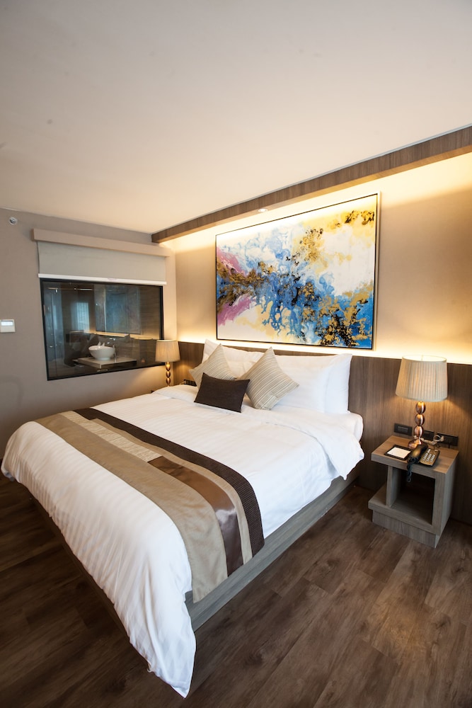 Arte Hotel 16/75
