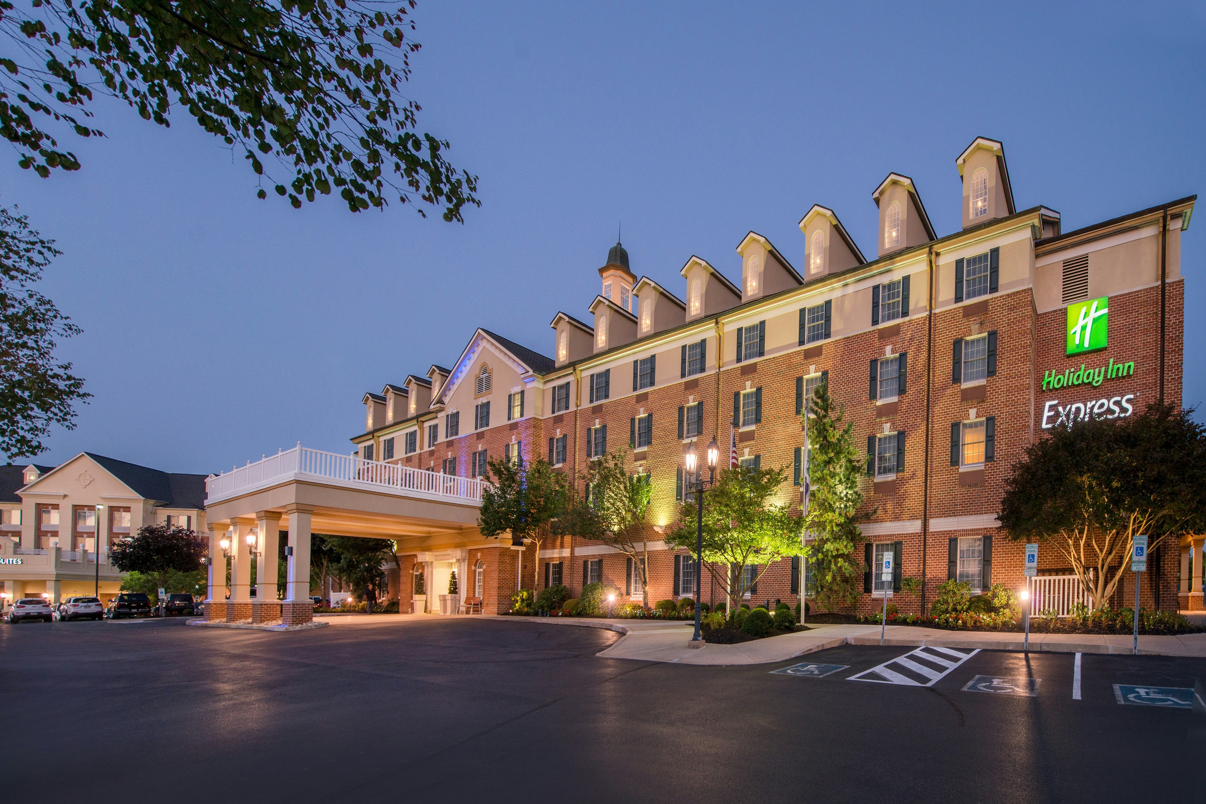 Holiday Inn Express State College Williamsburg Sq 3/48