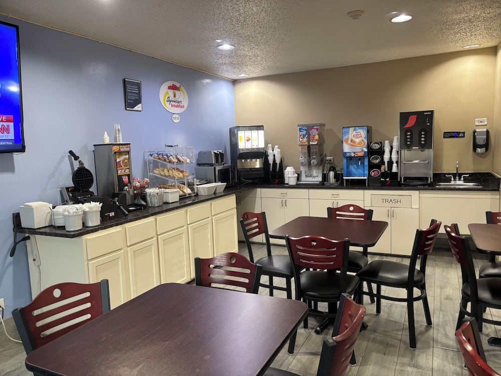 Super 8 by Wyndham Mundelein/Libertyville Area 33/45