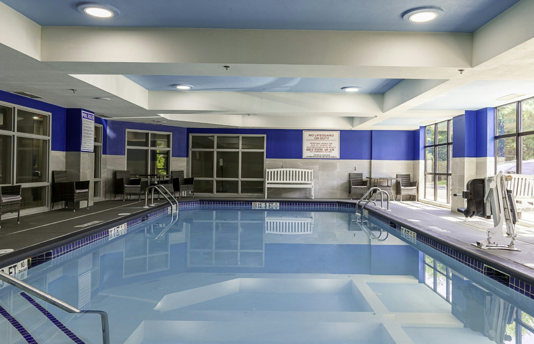 Hampton Inn East Windsor 37/75