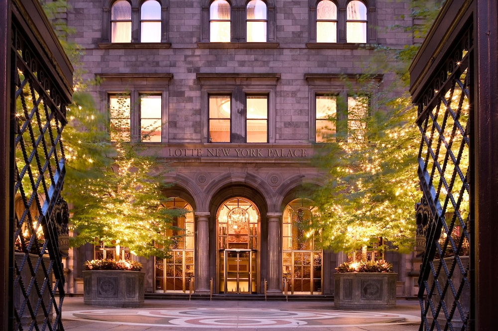 The Towers At Lotte New York Palace 3/48