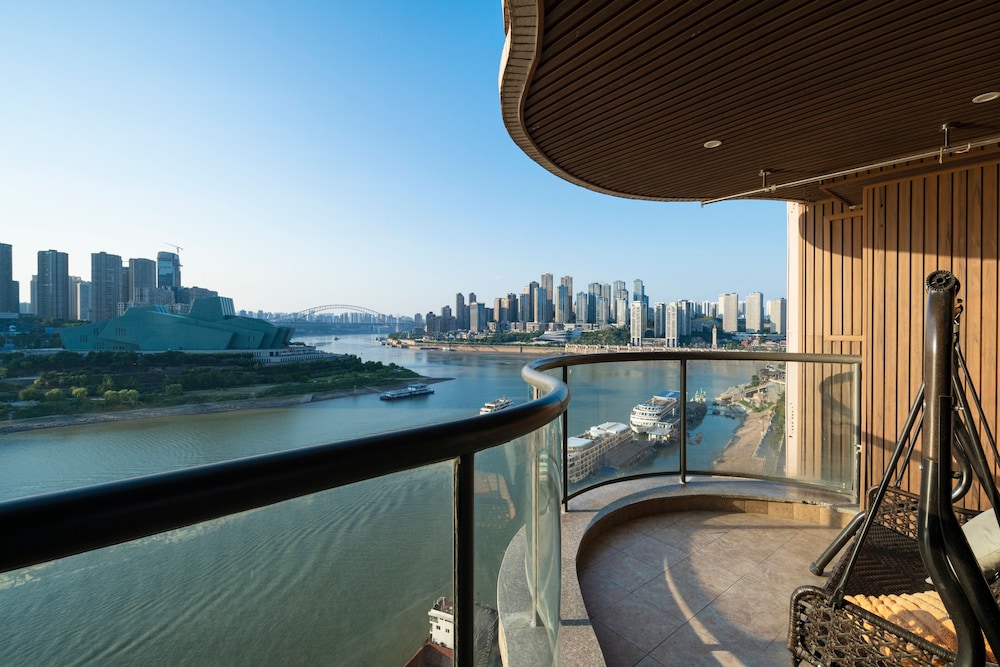 Baihong Riverview Drone Show Apartment 28/50