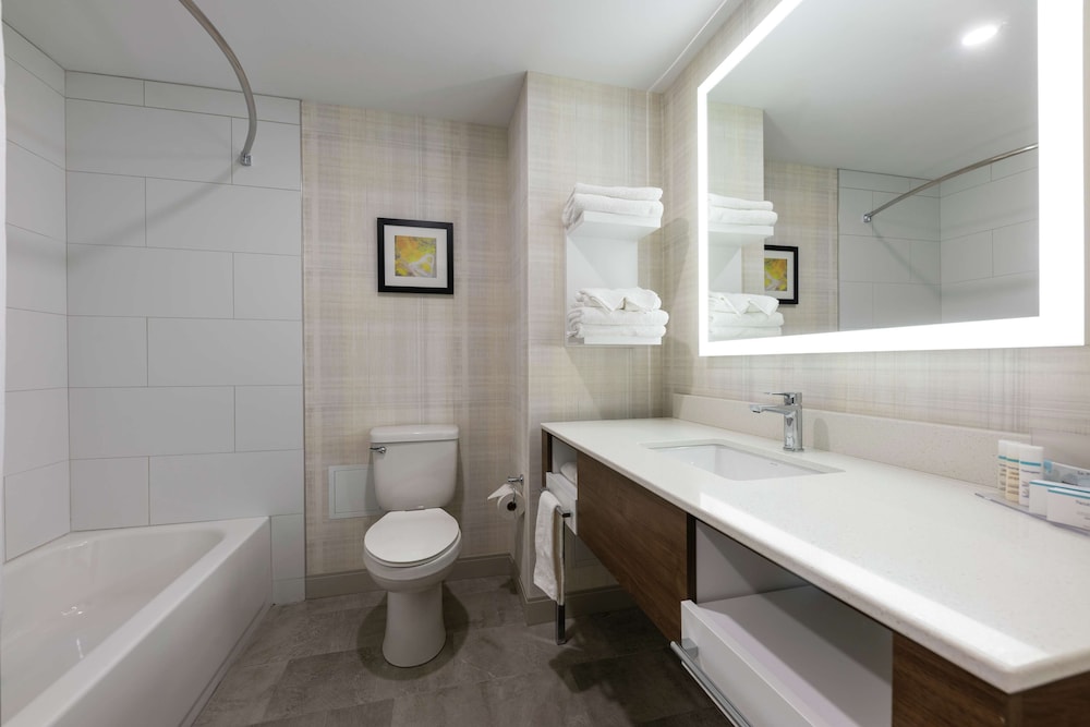 Hampton Inn and Suites Charlottetown 11/41