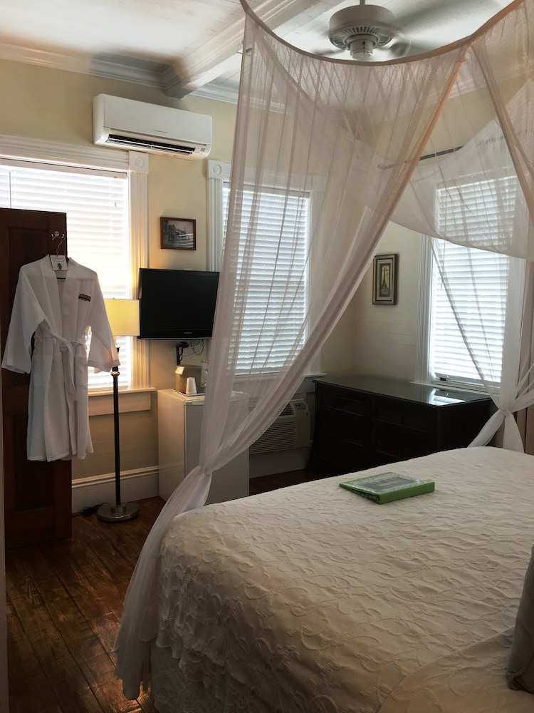 Avalon Bed & Breakfast 20/55