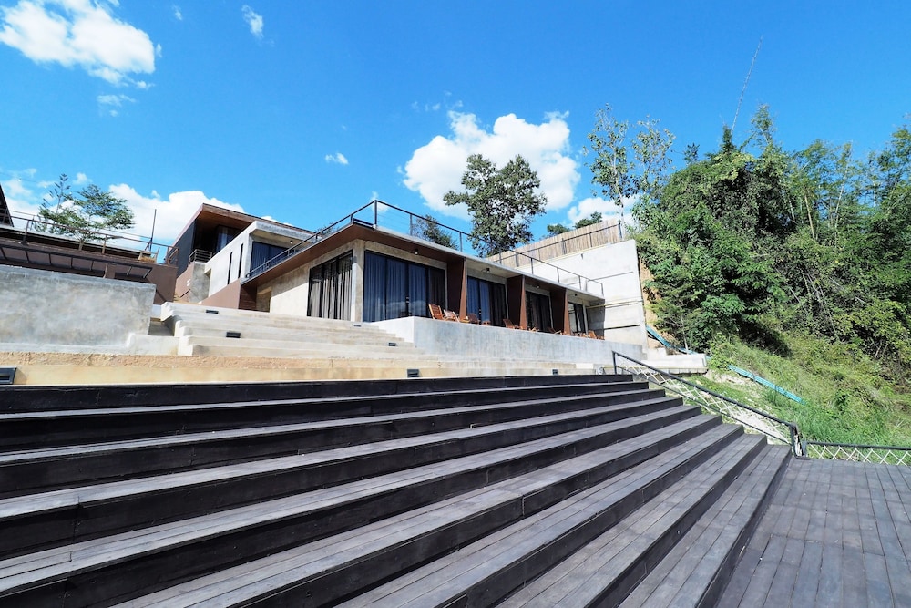 The River Life Resort 66/67
