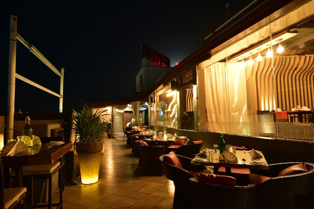 HOTEL SURYA PLAZA 40/46
