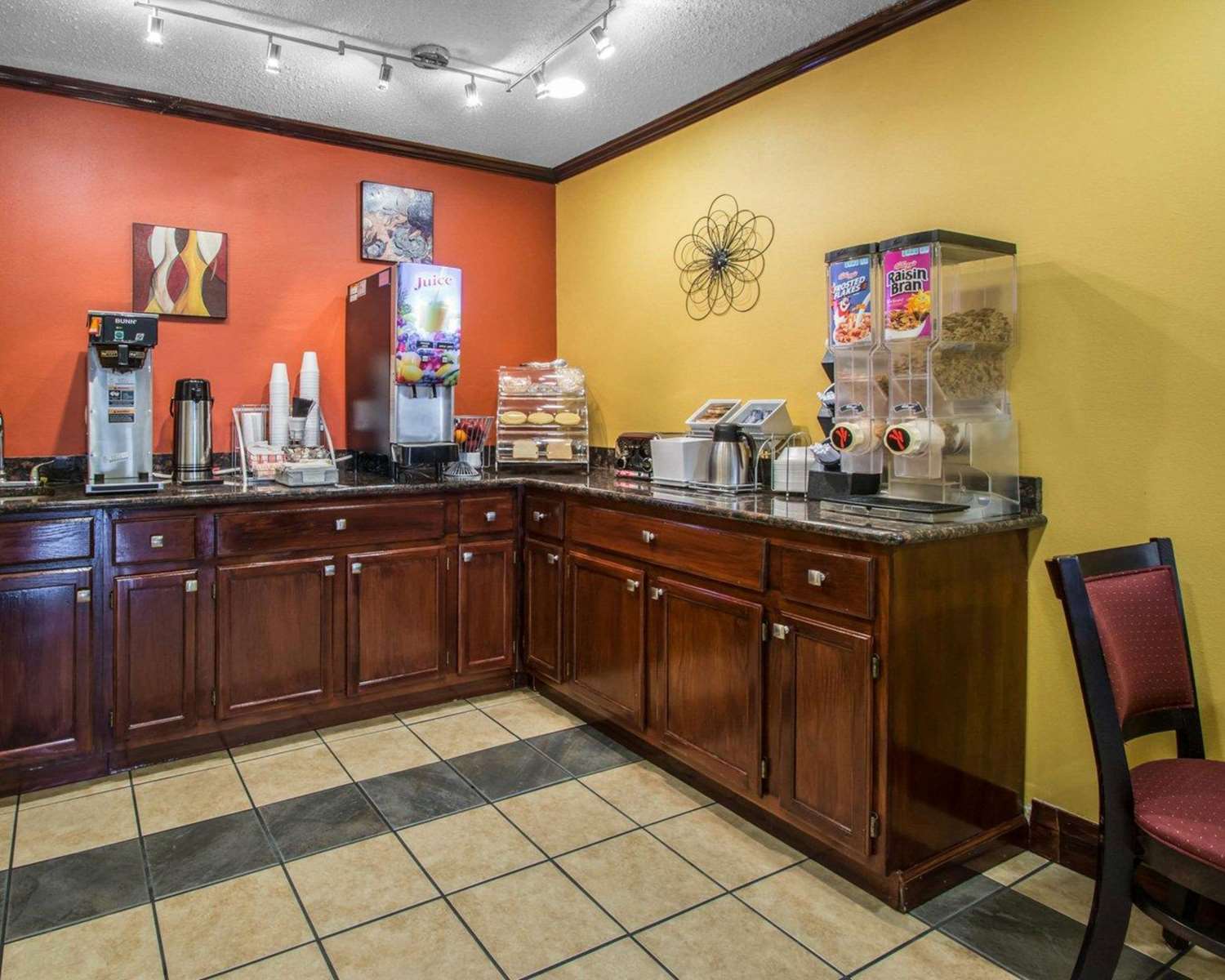 Econo Lodge Defuniak Springs I-10 22/31