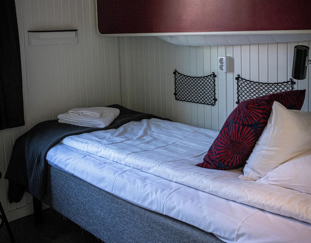 Marholmen Hotell and Conference AB 14/81