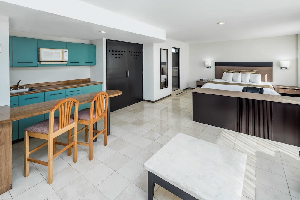 Ramada by Wyndham Hola Culiacan 35/45