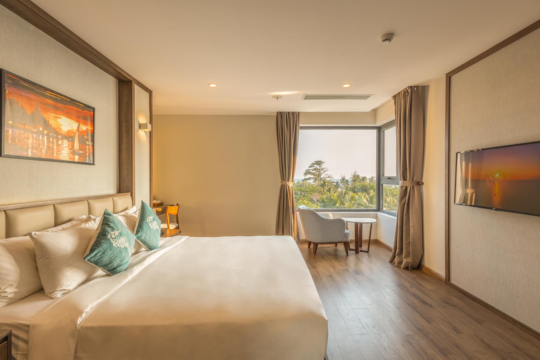 Ocean, Deluxe, King Bed