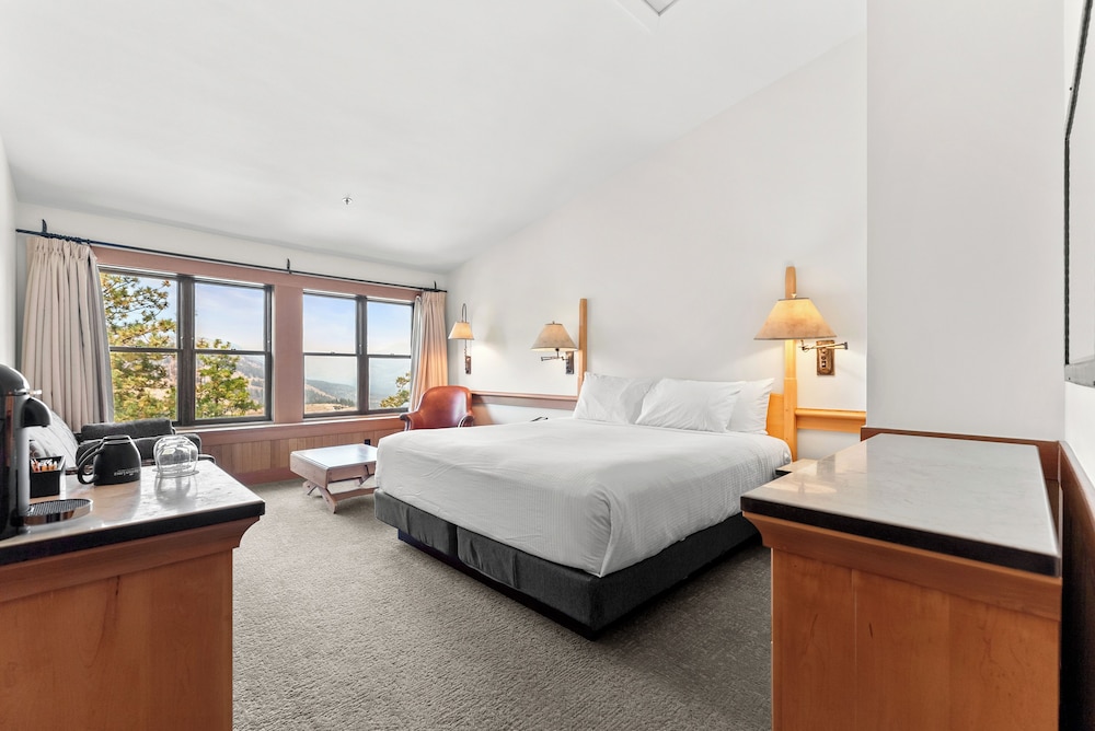 Lodge, King Bed, Mountain View, Sofa