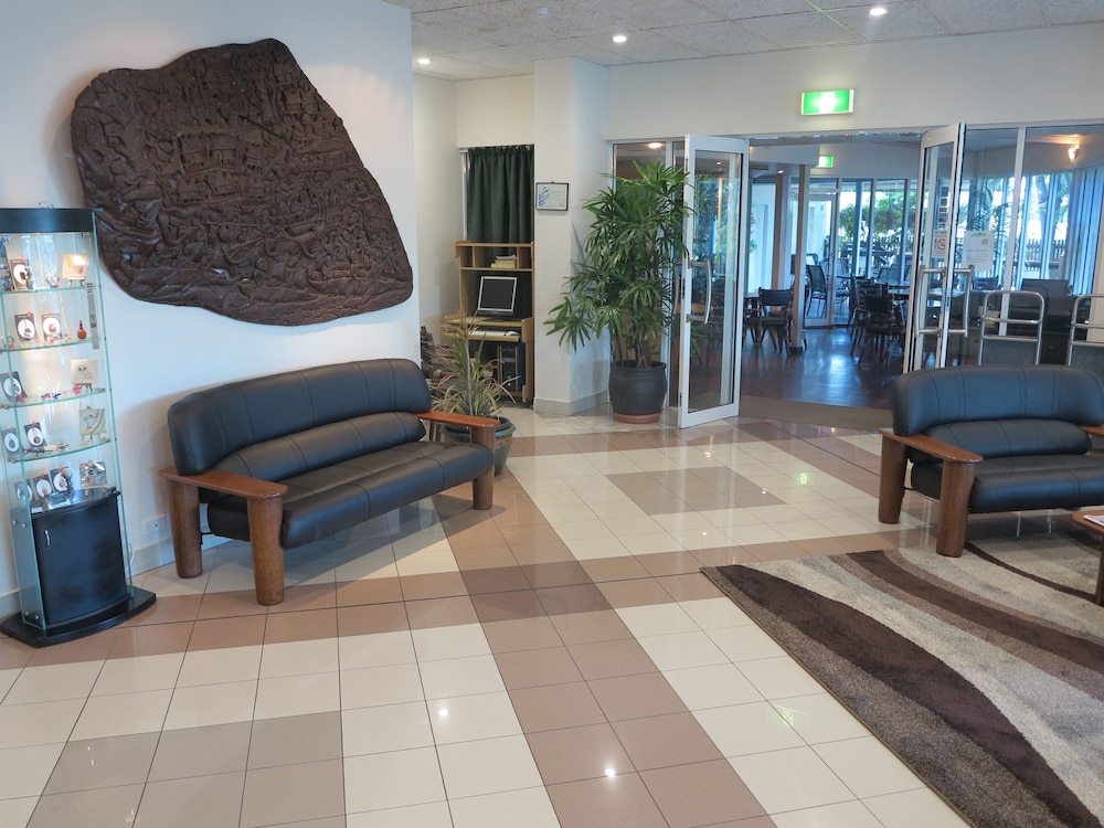 CAIRNS SHERIDAN HOTEL 40/45