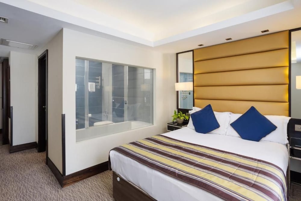 Park Grand Mayfair 14/40