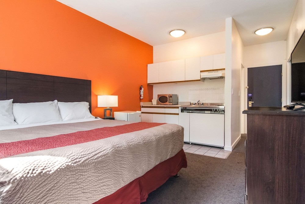Motel6 Surrey BC 14/37