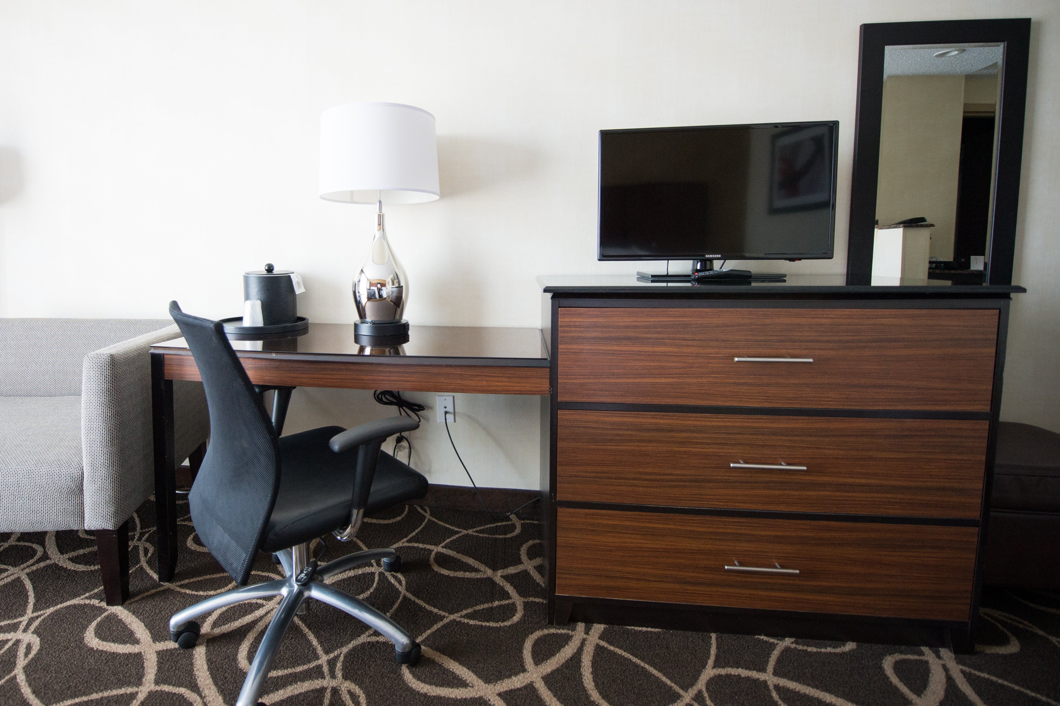Holiday Inn Newark International Airport An Ihg Hotel 68/84