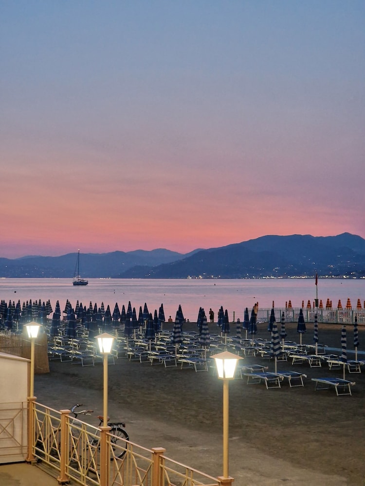 Suite Nettuno 54/60